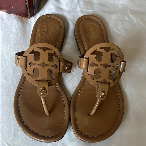 Tory Burch Miller Sandal Thong Patent Calf Leather Sandals Tan - Picture 4 of 11